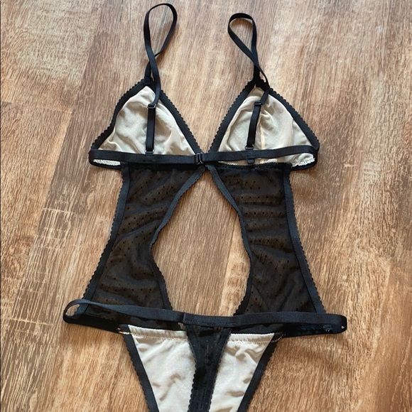 Victoria’s Secret Lace Thong Teddy - Picture 6 of 7